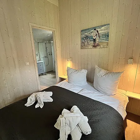 Semesterbostad Strandhaus Schatzkiste 9 *
